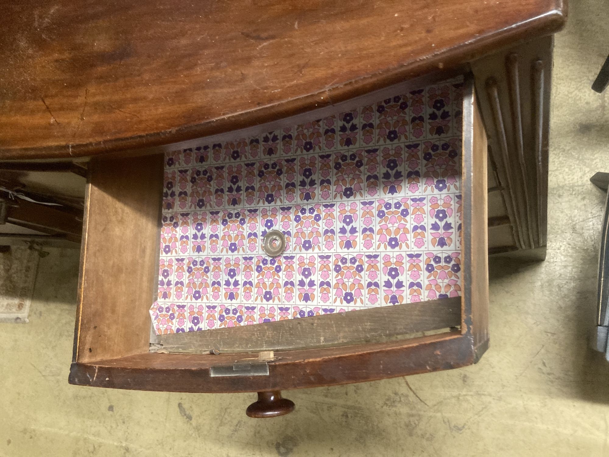 A Victorian mahogany bow front chest, width 108cm, depth 52cm, height 109cm